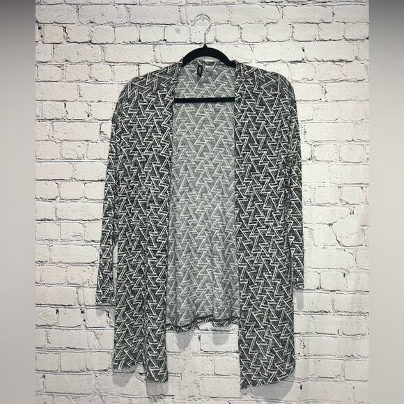 Divided by H&M Black and White Tribal Cardigan 3/4 Sleeves - Picture 1 of 4